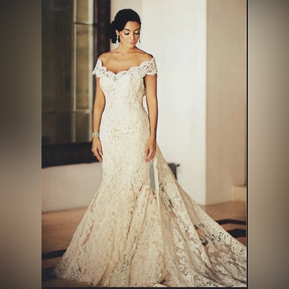 Elegant White Lace Wedding Dress